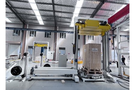 艾訊雙道下壓式托盤(pán)捆扎機(jī)通過(guò)專(zhuān)家驗(yàn)收